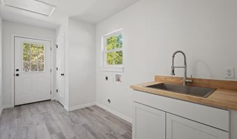 4906 36th St, Bell, FL 32619