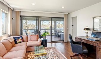 125 Woodruff Ave, Narragansett, RI 02882