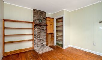 4 Main St, Ashburnham, MA 01430