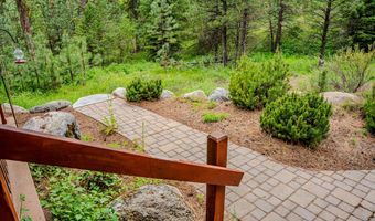 6 Three Point Rd, Cascade, ID 83611