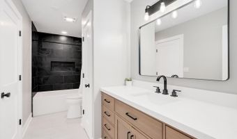 718 N Tamarac Blvd, Addison, IL 60101