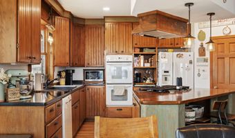 24352 State Hwy Ee, Aurora, MO 65605