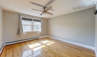 136 Juniper Ln, Berlin, CT 06037
