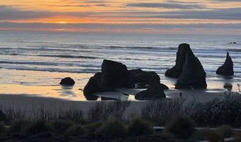 2488 BEACH LOOP Dr, Bandon, OR 97411