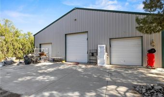 32651 Teller Ave, Agua Dulce, CA 91390