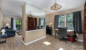 806 Abbey Cir, Asheville, NC 28805