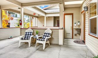 920 Mountain Meadows Cir, Ashland, OR 97520