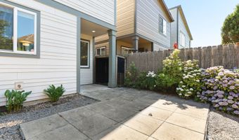 782 NW PEBBLESTONE Ln, Beaverton, OR 97006