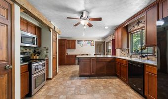12980 Robinwood St NE, Alliance, OH 44601