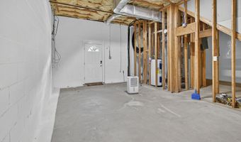 19025 Essex Dr, Abingdon, VA 24211