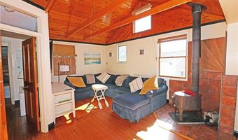 12 Draper Ave, Middletown, RI 02842