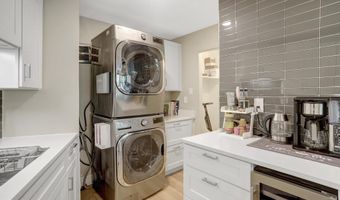 205 YOAKUM Pkwy 314, Alexandria, VA 22304
