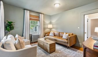 15 Berwick Pl, East Providence, RI 02916