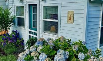 64 Burnside Ave, Narragansett, RI 02882