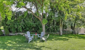 56 King Philip Rd, Narragansett, RI 02882