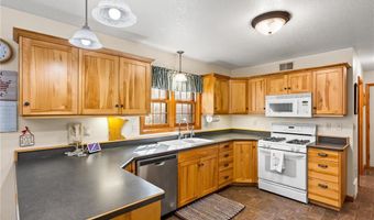 615 Woodsmen Dr NE, Alexandria, MN 56308