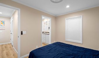 1 Country Manor Rd, Beaufort, SC 29906