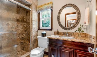 28 Doherty Dr, Middletown, NJ 07748