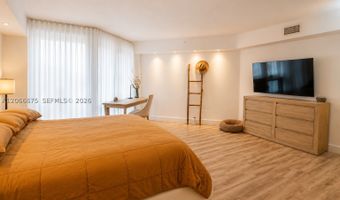 3370 Hidden Bay Dr 213, Aventura, FL 33180