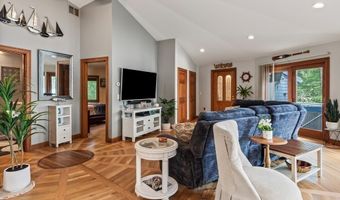 108 Pleasant Valley Rd, Amesbury, MA 01913