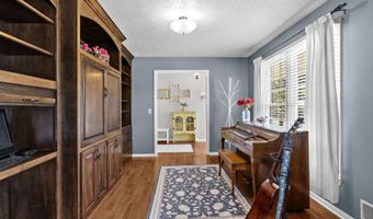 202 Edgewood Dr, Bardstown, KY 40004