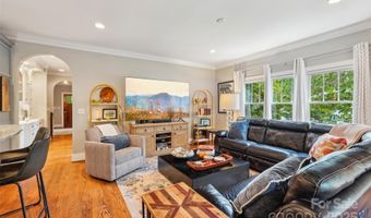 1701 Dearmon Dr, Charlotte, NC 28205