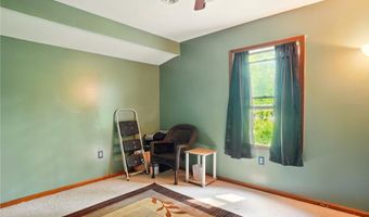 2120 Deerfield Dr, Ashtabula, OH 44004