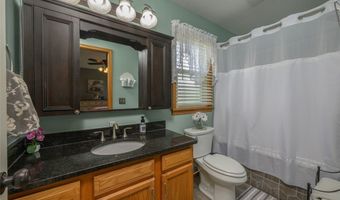 312 Apple Ridge Dr, Apple Creek, OH 44606
