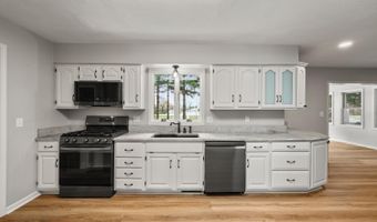 17 Pine Grove Dr, Batesville, IN 47006