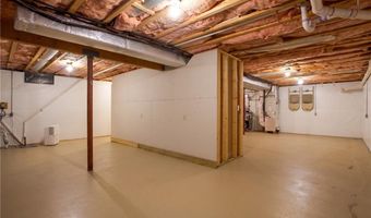 3 Courtney Ln, Hopkinton, RI 02832