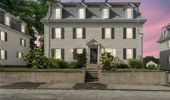 61 School St 2R, Lincoln, RI 02802