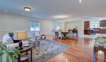 23 Pine Top Rd, Barrington, RI 02806