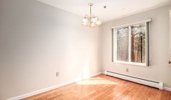 28 Rollingwood Dr 28, Brookfield, CT 06804