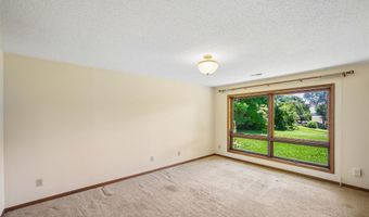 7067 NW 28th St, Ankeny, IA 50023