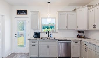 1103 Grand Teton Dr, Benton, AR 72019