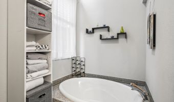 19930 Limelight Dr 421, Bend, OR 97702