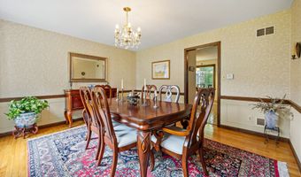 620 Riverside Dr, Cheshire, CT 06410