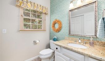 11 Prides Crossing Ln, North Kingstown, RI 02874