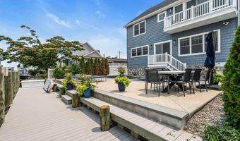 33 Amherst Dr, Bayville, NJ 08721