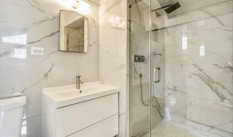 5511 HUNTINGTON Pkwy, Bethesda, MD 20814