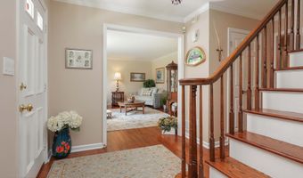11 Lyon Rd, Middletown, NJ 07748