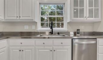 517 Meadowlark Dr, Albany, GA 31707