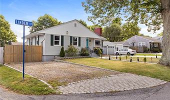 67 Linden St, Middletown, RI 02842