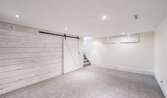 321 NE 9th St, Ankeny, IA 50021