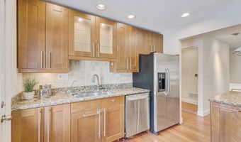 223 W Tanglewood Dr, Arlington Heights, IL 60004