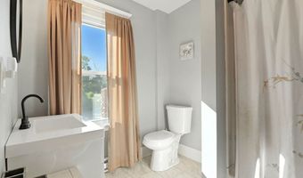138 Suffield St, Agawam, MA 01001