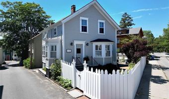 8 Sanford St, Newport, RI 02840