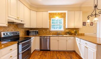 31 WESTWOODS Blvd, Hockessin, DE 19707