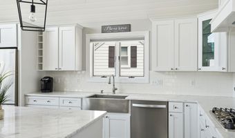 4 Cross Rd, Bourne, MA 02532