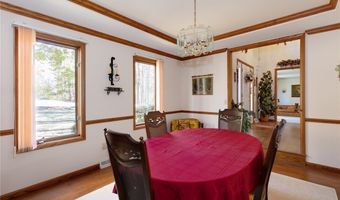 200 GREENTREE Cir, Aurora, OH 44202